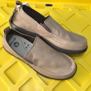 CROCS Walu men slip on loafers size M10